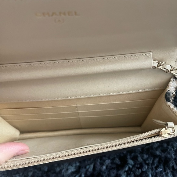 Chanel wallet on chain with pouch - Picture 9 of 12